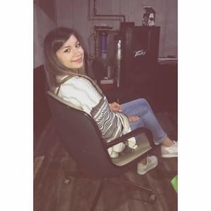 Meet your Posher, Yvette